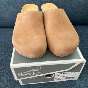 Dansko Talulah Nubuck Tan Mule